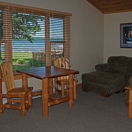 Sugar Lake Lodge Grand Rapids Exteriör bild