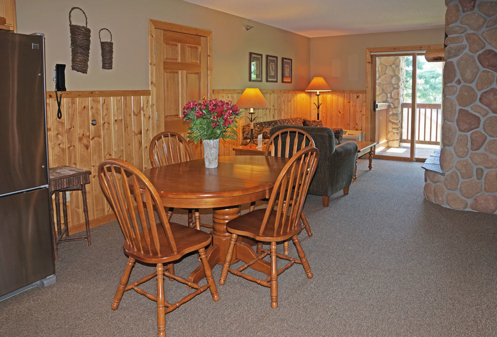 Sugar Lake Lodge Grand Rapids Exteriör bild