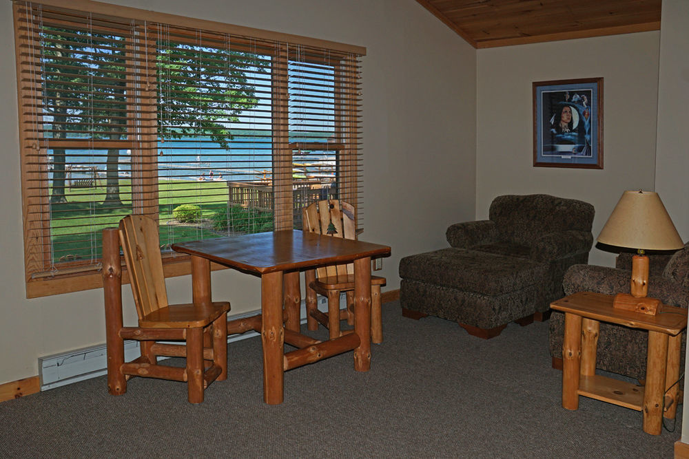 Sugar Lake Lodge Grand Rapids Exteriör bild